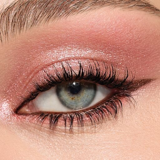 CHARLOTTE'UN GÜZELLEŞTİRİCİ GÖZ TRENDLERİ PALETİ PINK LOVE