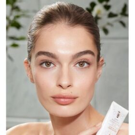 SÜPER PARLAKLIK YENİLEYİCİ YÜZ BAKIMI 50 ML ASİTLI PEELING
