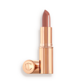 Super Nudes RENGER K.I.S.S.I.N.G - PODYUM KRALİYETİ