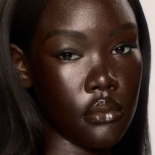 UNREAL SKIN SHEER GLOW TINT NEMLENDİRİCİ FONDÖTEN ÇUBUĞU 17 DEEP