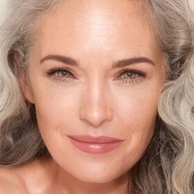 UNREAL SKIN SHEER GLOW TINT NEMLENDİRİCİ FONDÖTEN ÇUBUĞU 2 FAIR