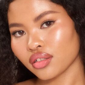 UNREAL SKIN SHEER GLOW TINT NEMLENDİRİCİ FONDÖTEN ÇUBUĞU 8 MEDIUM