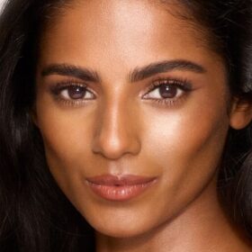 UNREAL SKIN SHEER GLOW TINT NEMLENDİRİCİ FONDÖTEN ÇUBUĞU 9 TAN